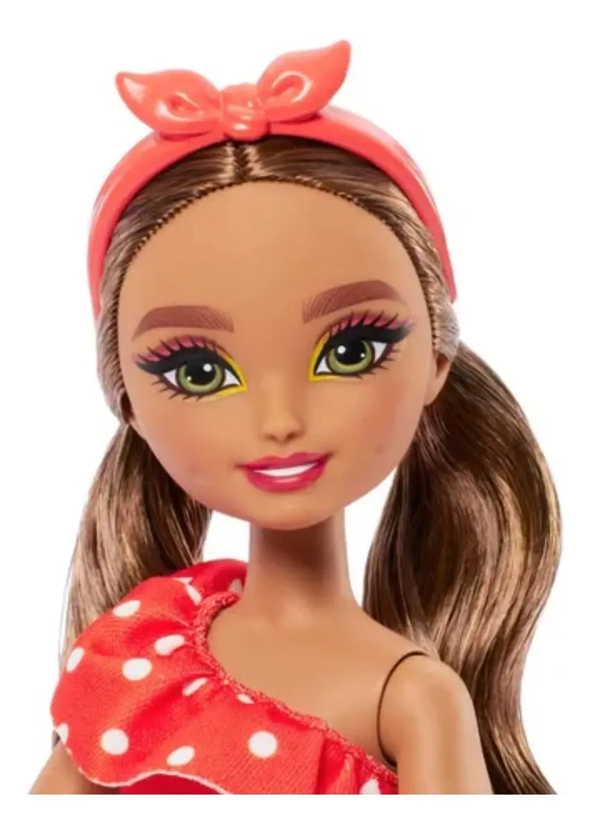 Barbie Dream Besties Teresa Com Traje De Banho Básica